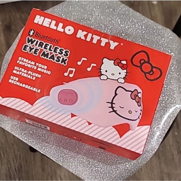 Hello Kitty Bluetooth Wireless Eye Mask - Picture 7 of 7